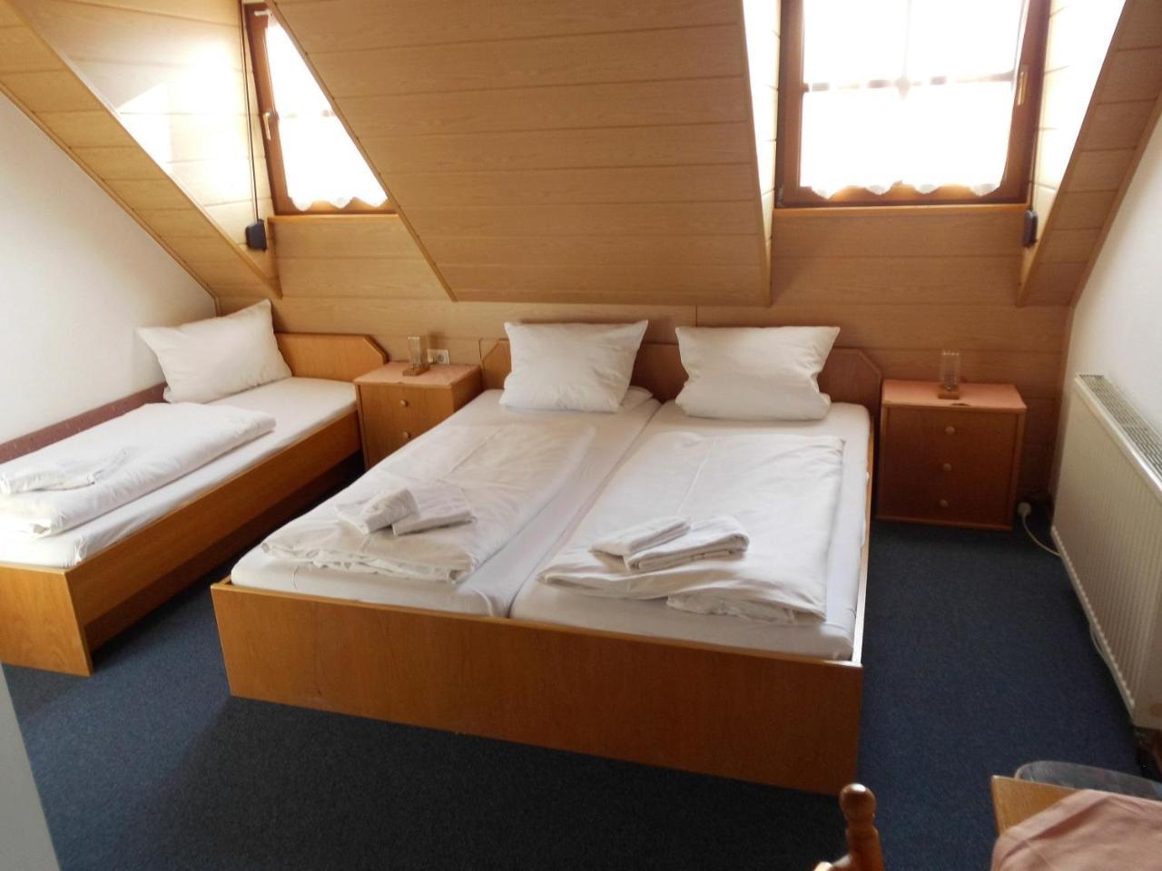 Landgasthof Zum Hirschen Hafenlohr ภายนอก รูปภาพ